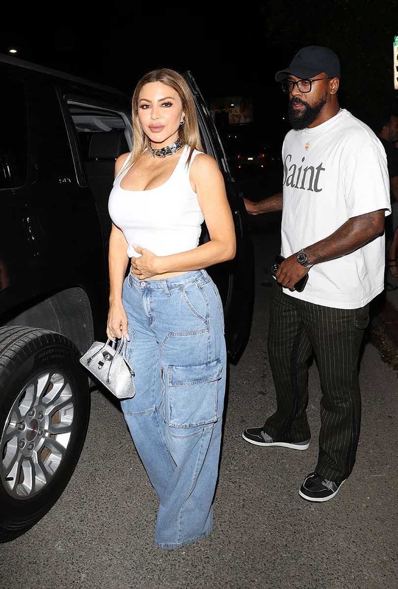 larsa-pippen-baggy-cargo-jeans-3.