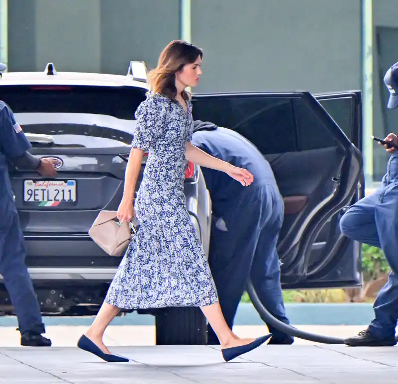 mandy-moore-floral-dress-2