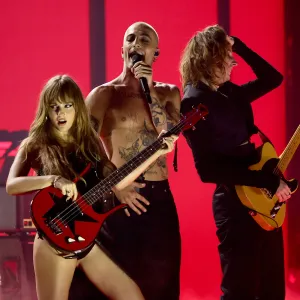 Maneskin Returns to MTV Video Music Awards Stage After Victoria De Angelis’ 2022 Wardrobe Malfunction