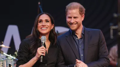 meghan-markle-banana-republic-dress