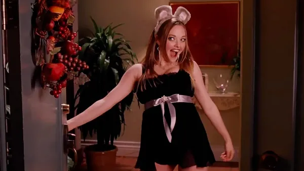 Amanda Seyfried s Mean Girls -Inspired Halloween Costume Is So Fetch I m a Mouse 278