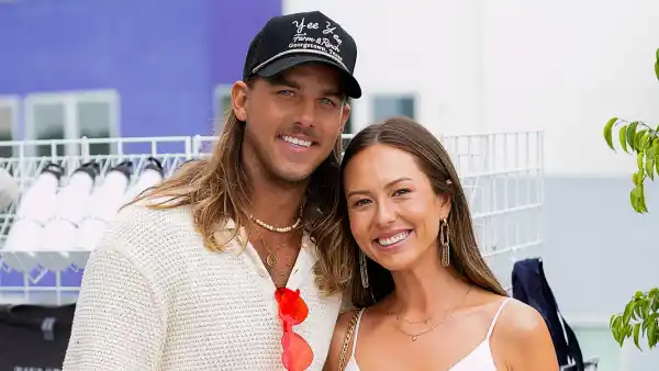 Bachelor Nation s Abigail Heringer and Noah Erb Celebrate Their Engagement Now Let s Get Hitched 392