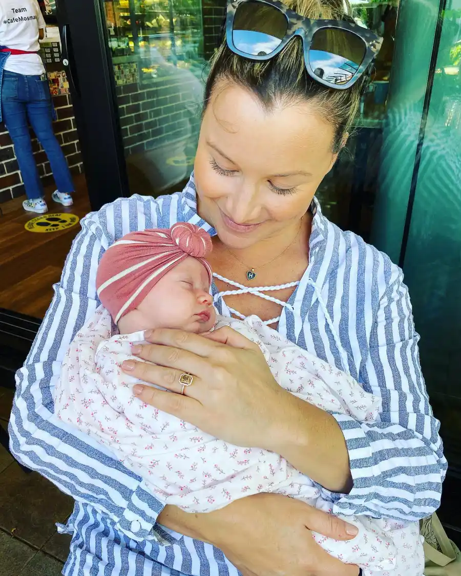 Below Deck Med Alum Hannah Ferrier and Husband Josh Roberts Family Photos With Daughter Ava 498