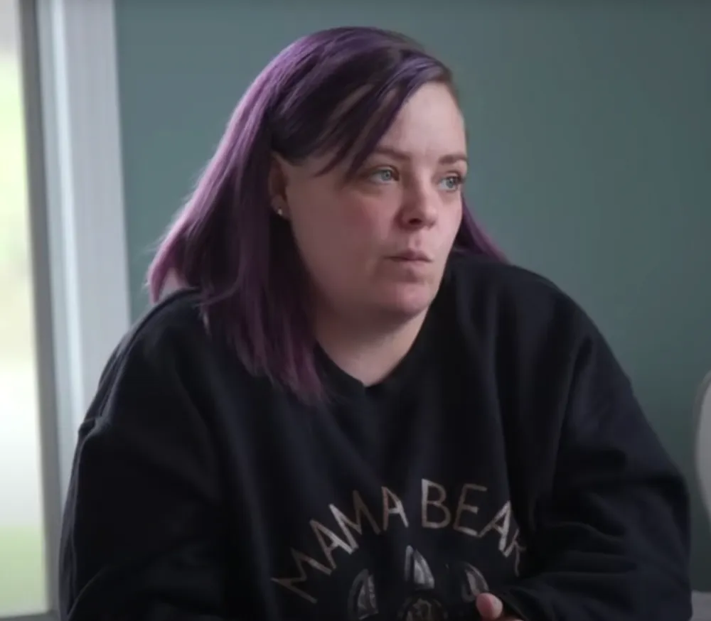 Catelynn Lowells Daughter Nova Consoles Crying Mom After Carly Visit