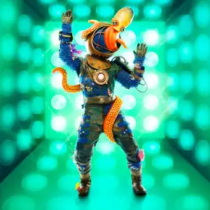 Diver Gets Stuck Under the Sea as His Masked Singer Season 10 Journey Comes to an End 274