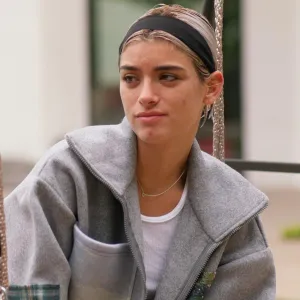 Dixie DAmelio Felt Scared During Her 1st Seizure FEAT