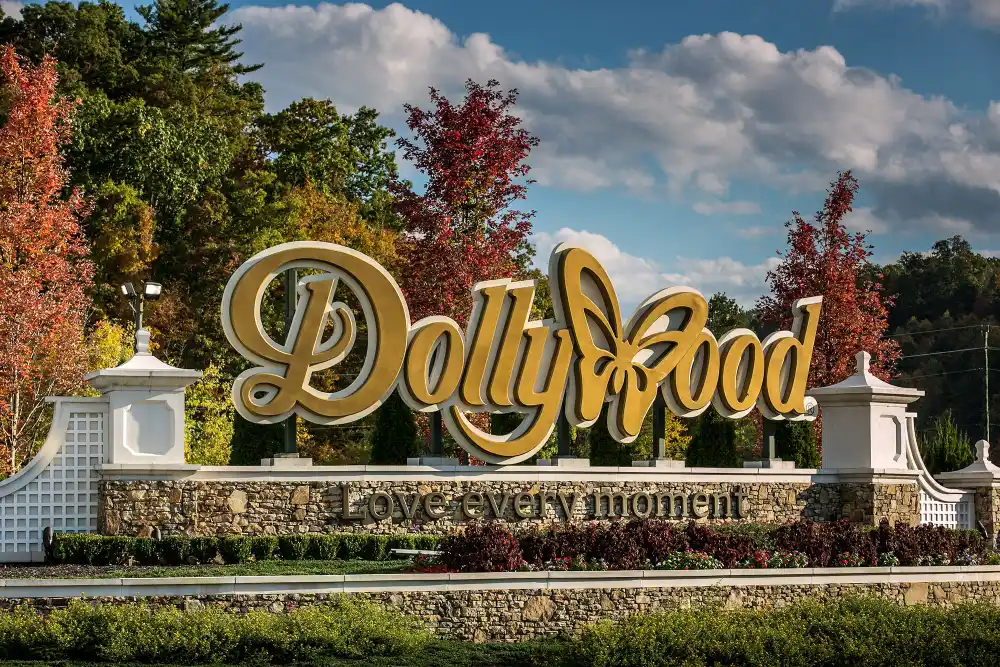 Dolly Parton Reveals Why She&rsquo;s Never Enjoyed Dollywood All to Herself Despite Owning the Park