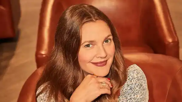 Drew Barrymore Has a Tearful Reunion With a Flight Attendant Who Helped Her Through a Tough Moment