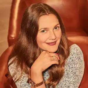 Drew Barrymore Has a Tearful Reunion With a Flight Attendant Who Helped Her Through a Tough Moment