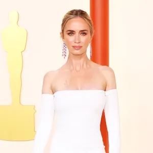 Emily Blunt Addresses Resurfaced Body-Shaming Comments Apologizes for Insensitive Remarks 258