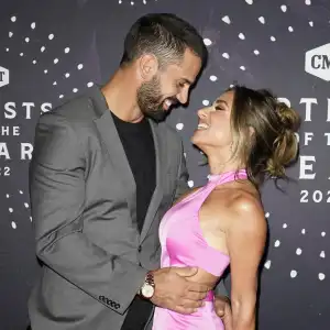 Eric Decker Strips Down to His Apron in Support of Jessie James