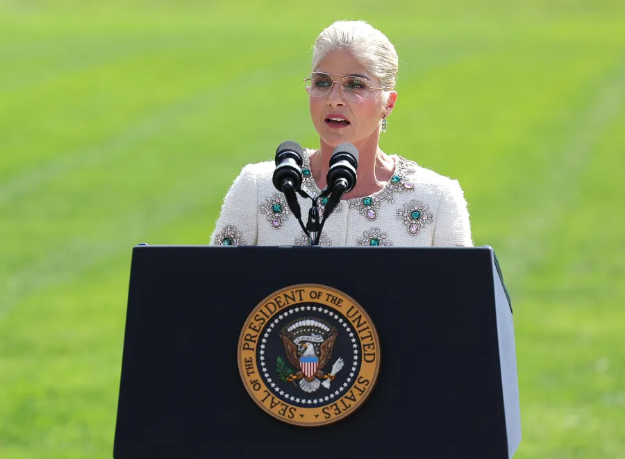 Everything Selma Blair Has Said About Her Multiple Sclerosis Battle Diagnosis DWTS Experience and More 261