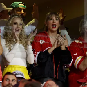 Denver Broncos v Kansas City Chiefs, Taylor Swift and Brittany Mahomes