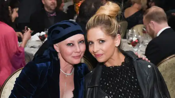 American Cancer Society's Giants of Science Los Angeles Gala, Shannen Doherty and Sarah Michelle Gellar