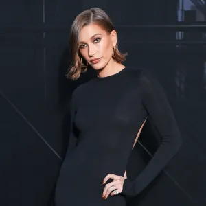 Hailey Bieber Looks Just Like Rachel Green