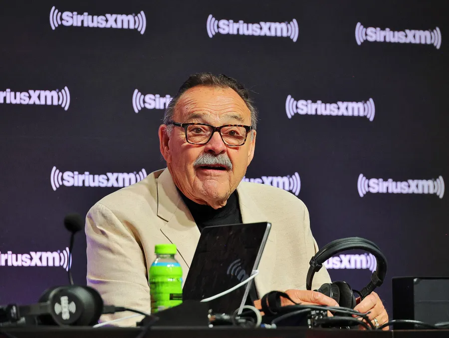 Hall of Fame linebacker Dick Butkus 263