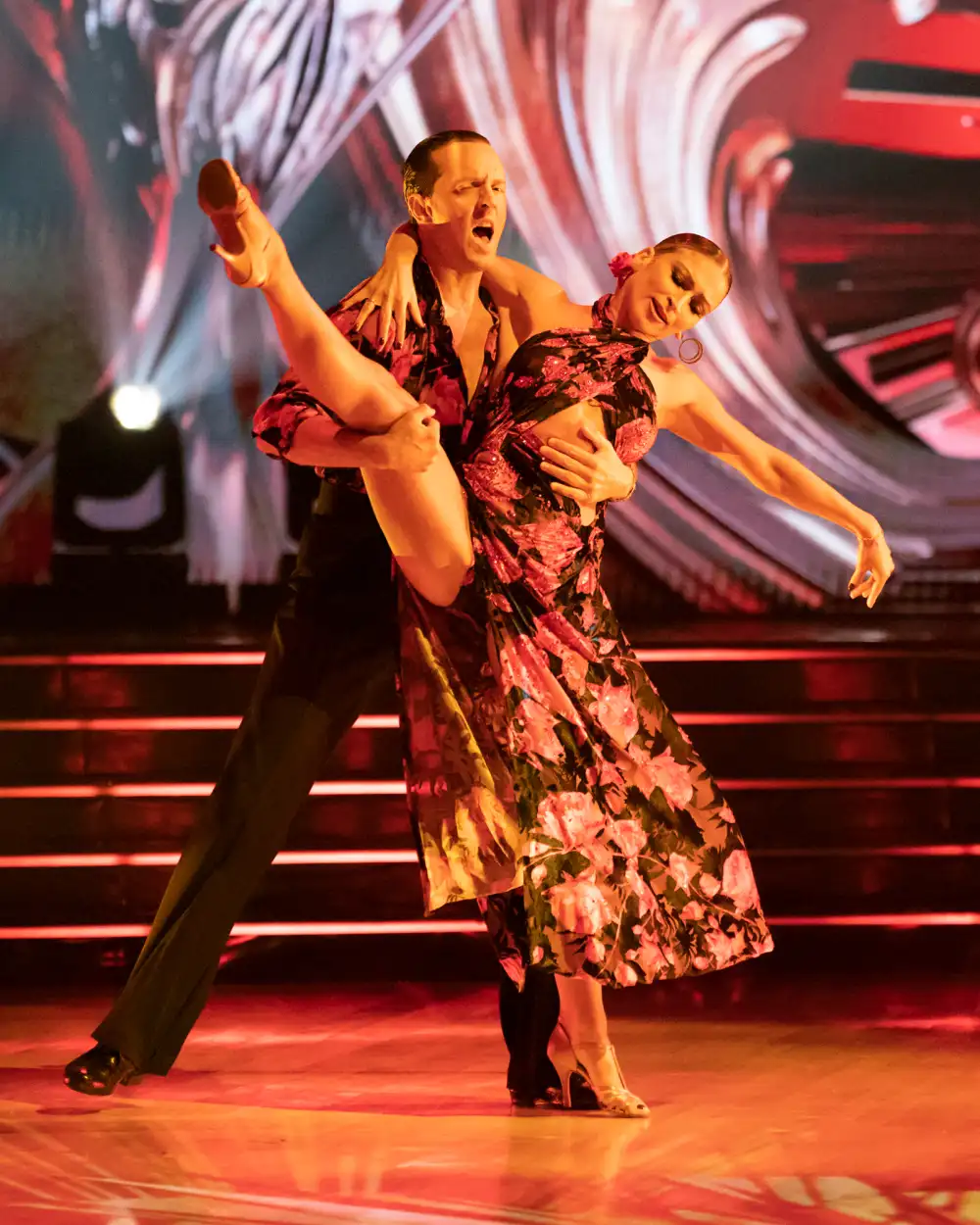 Jason Mraz Says He's &lsquo;Pushing Myself to the Edge&rsquo; With &lsquo;Dancing With the Stars&rsquo; Training