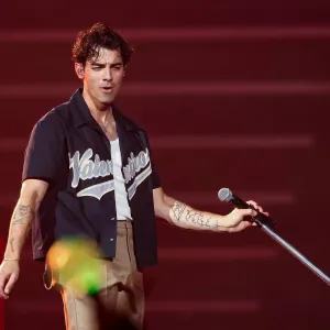 Joe Jonas Shares Cryptic Mirror Reminder Hes at The Right Place and Doing the Right Thing