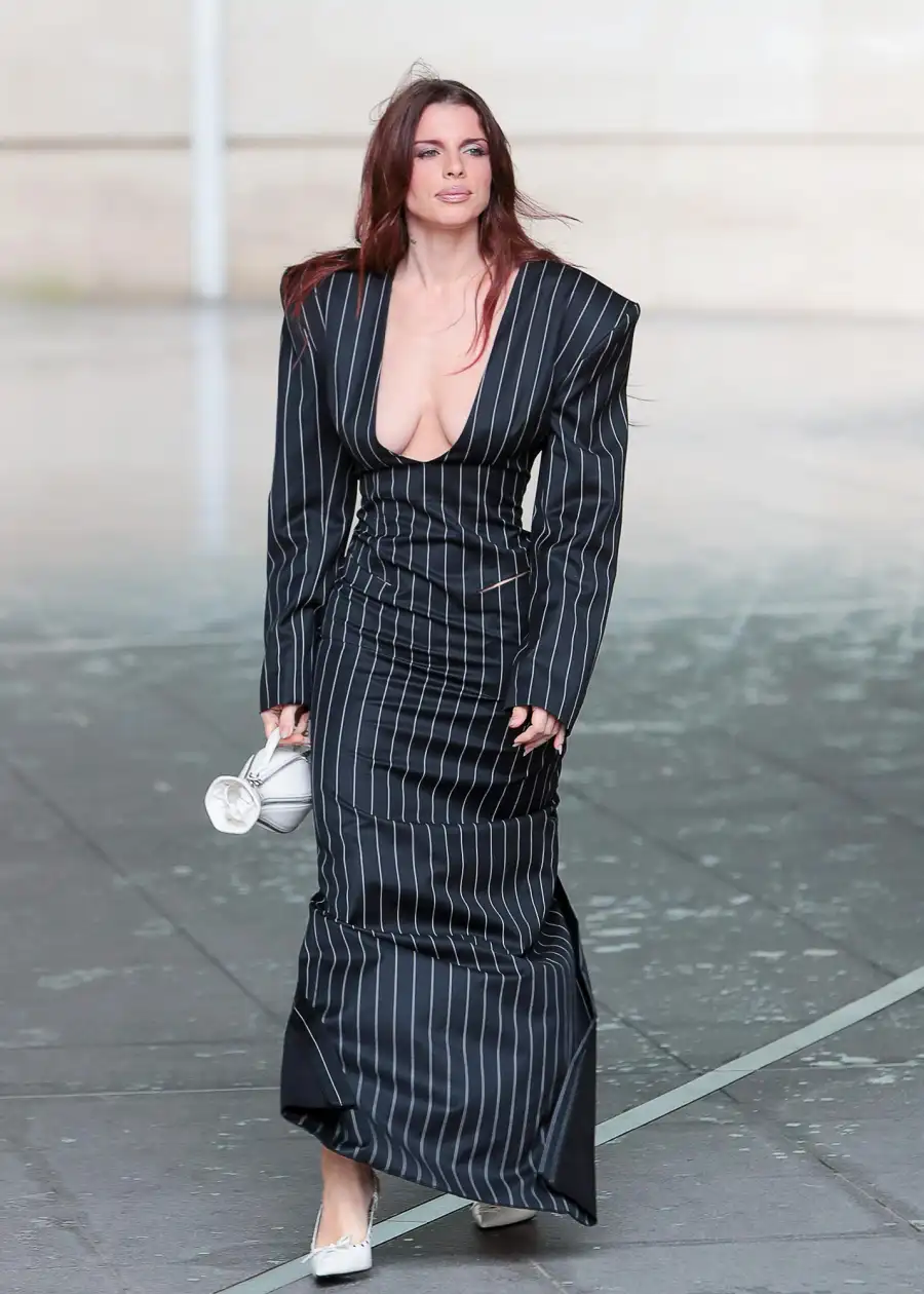 Julia Fox s style gallery Update 680