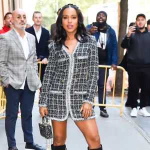 Kerry Washington Steps Out With Headband