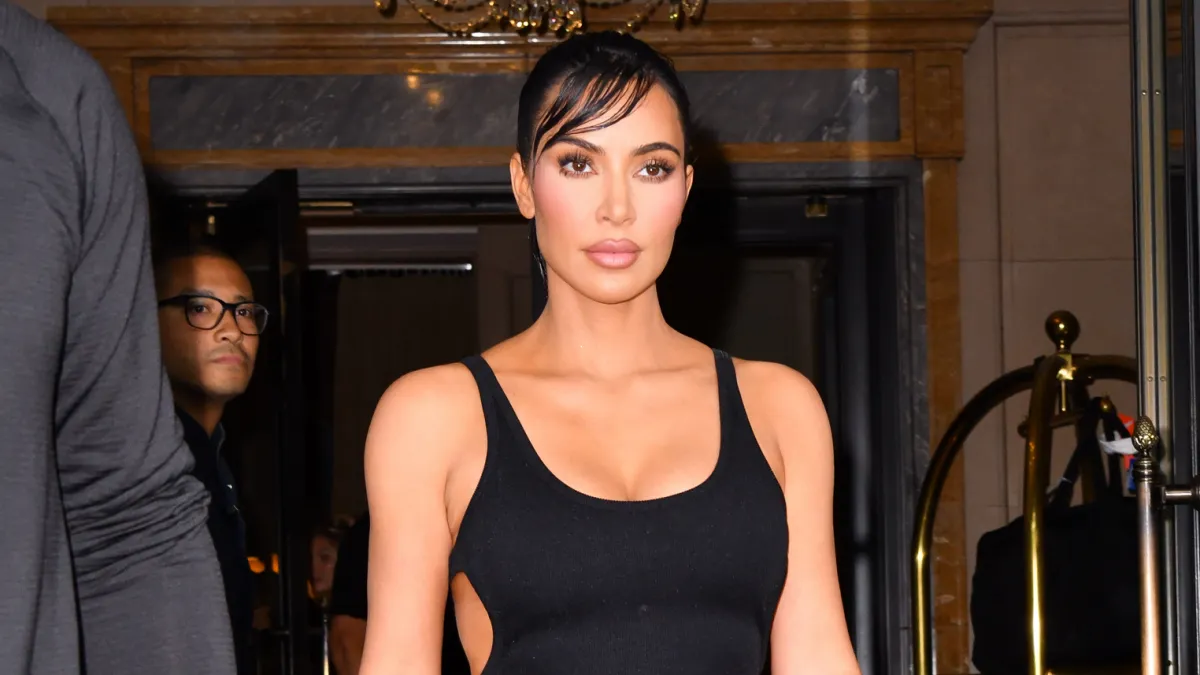 Kim K Wardrobe Malfunction on Kardashians