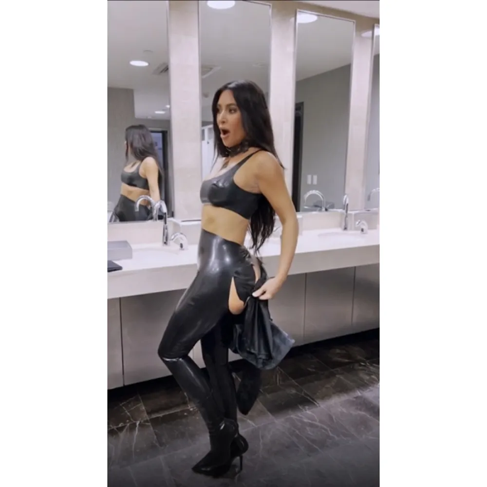 Kim K Wardrobe Malfunction on Kardashians