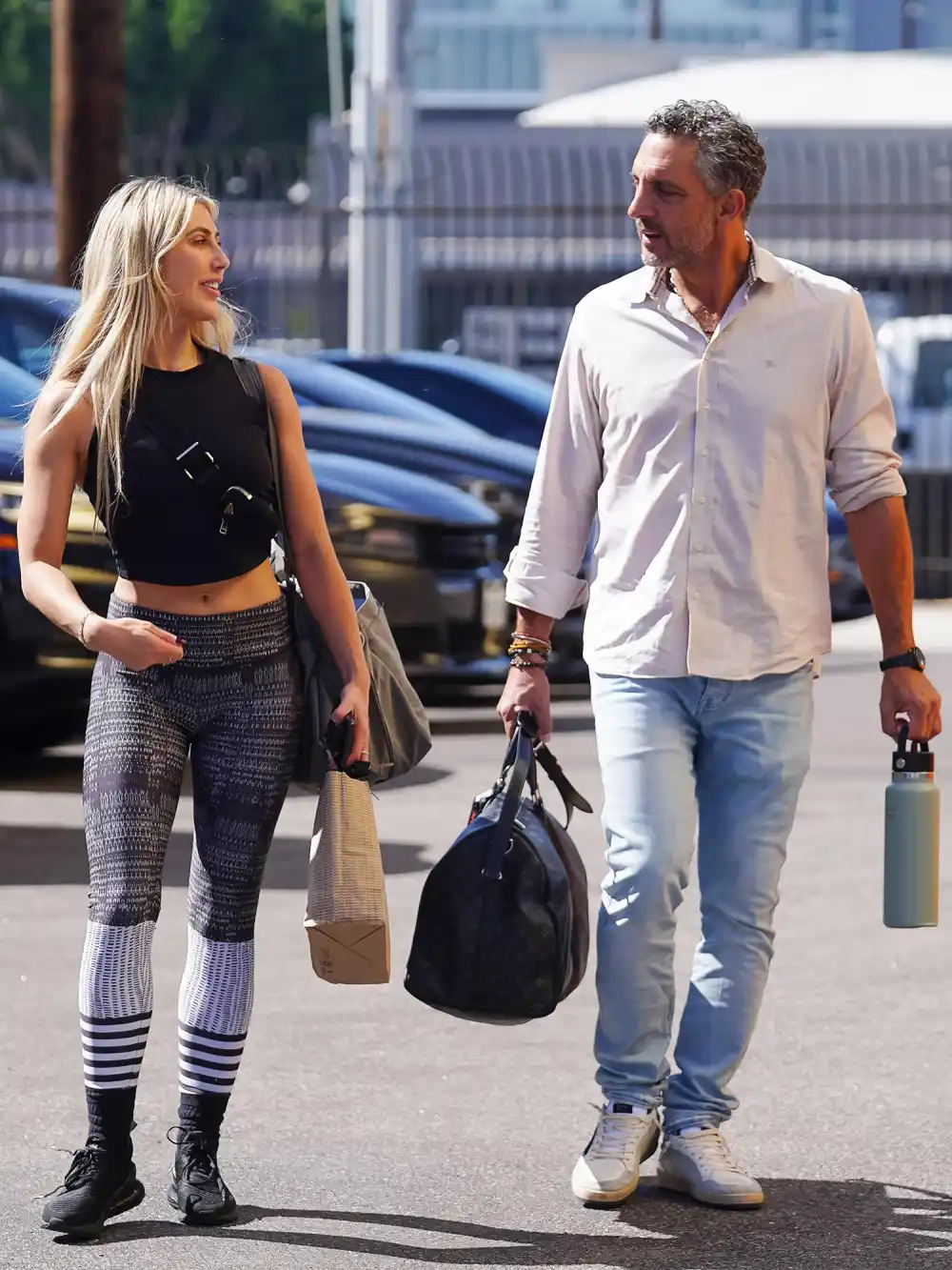 Kyle Richards Deletes Post Supporting Mauricio Umansky on DWTS After He Emma Slater Hold Hands 408