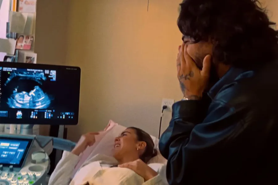 Maluma Announces Girlfriend Susana Gomez's Pregnancy During Concert