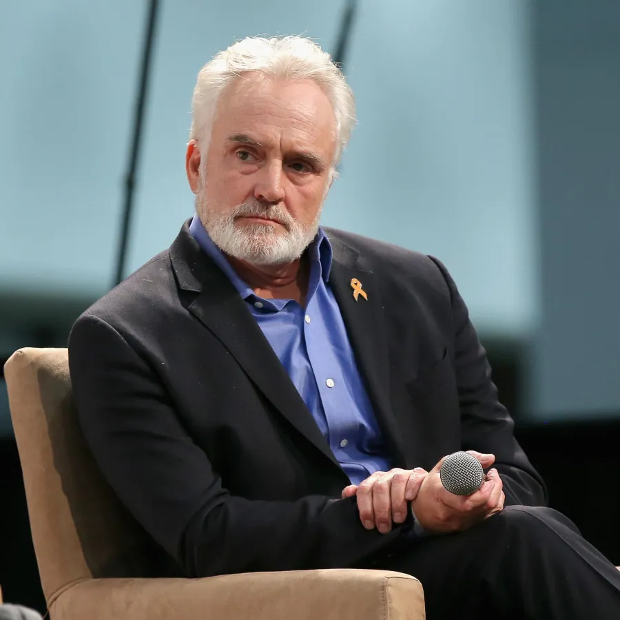 Matthew Perry Dead at 54 Ian Ziering Mira Sorvino and More Stars React 744