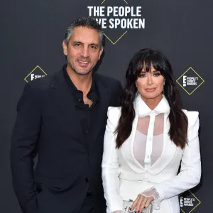 Mauricio Umansky Dedicates DWTS Performance to Kyle Richards