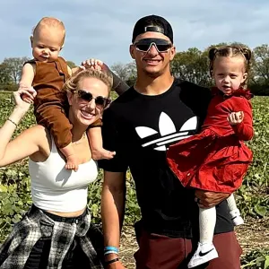 promo Celebs at the Pumpkin Patch in 2023: Mandy Moore, Jessie James Decker and More