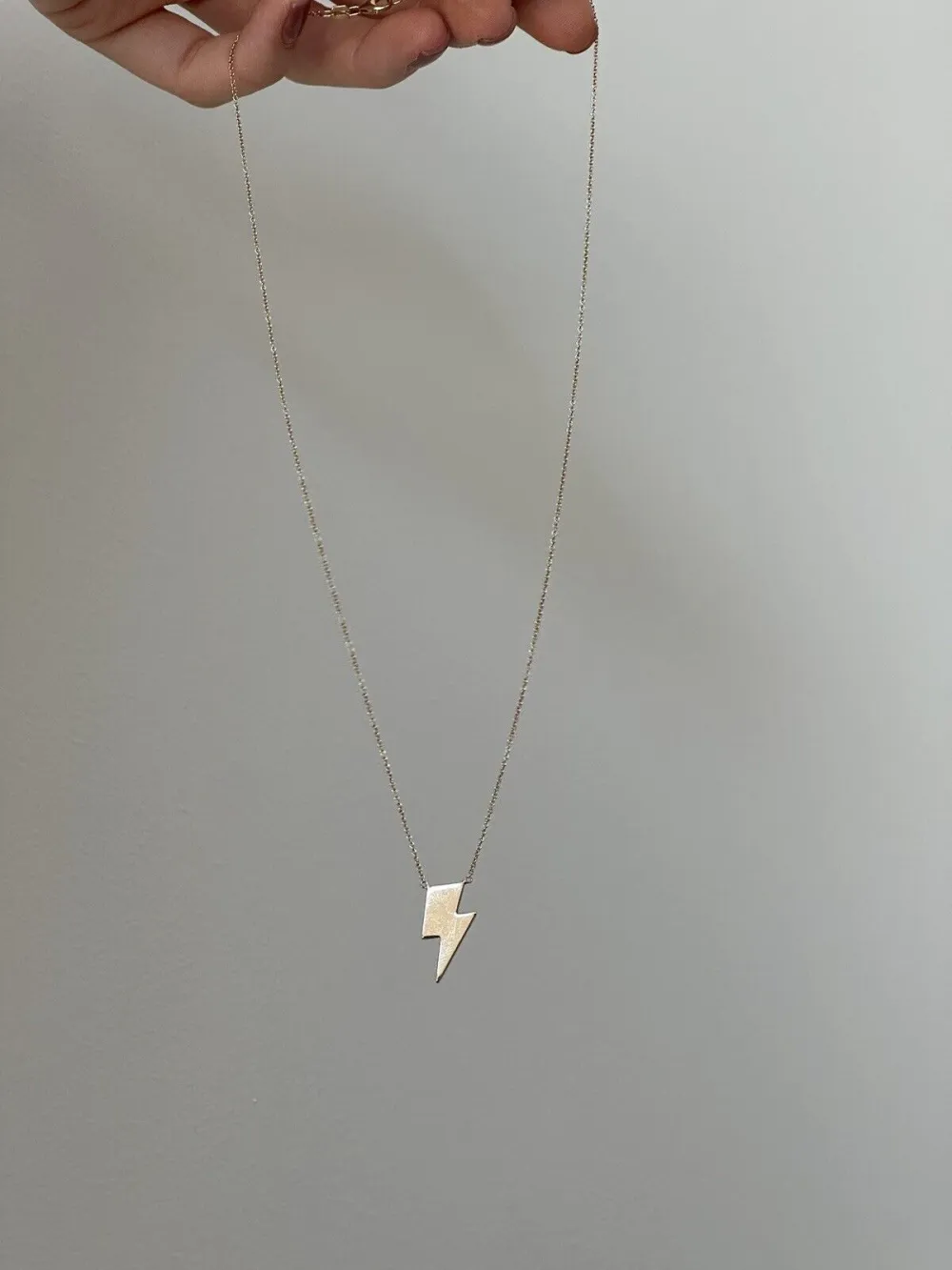 Rachel Leviss Selling Old Things