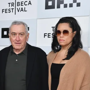 Robert De Niro Doesnt Do the Heavy Lifting Raising Baby With Tiffany Chen She Does the Work
