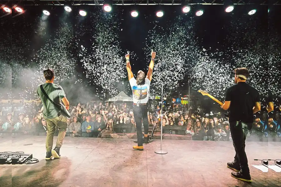 Russell Dickerson Loves to Facetime His Wife and Son Before Playing Live Shows 464