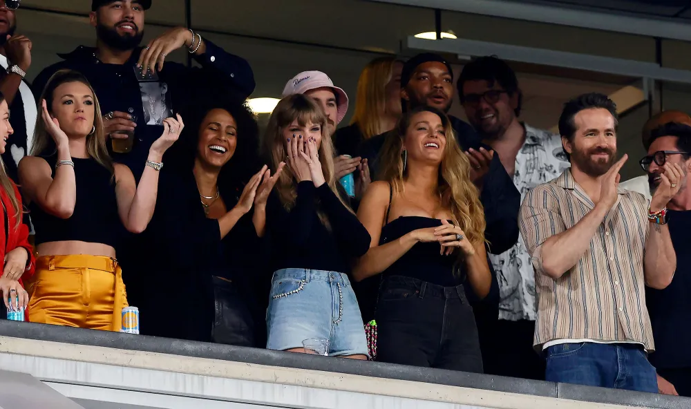 Ryan Reynolds Had A Lot of Fun in Taylor Swift Box at Chiefs Jets Game 4