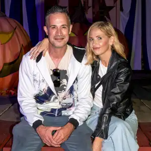 Sarah Michelle Gellar and Freddie Prinze Jr. are ”stepping it up” for Halloween