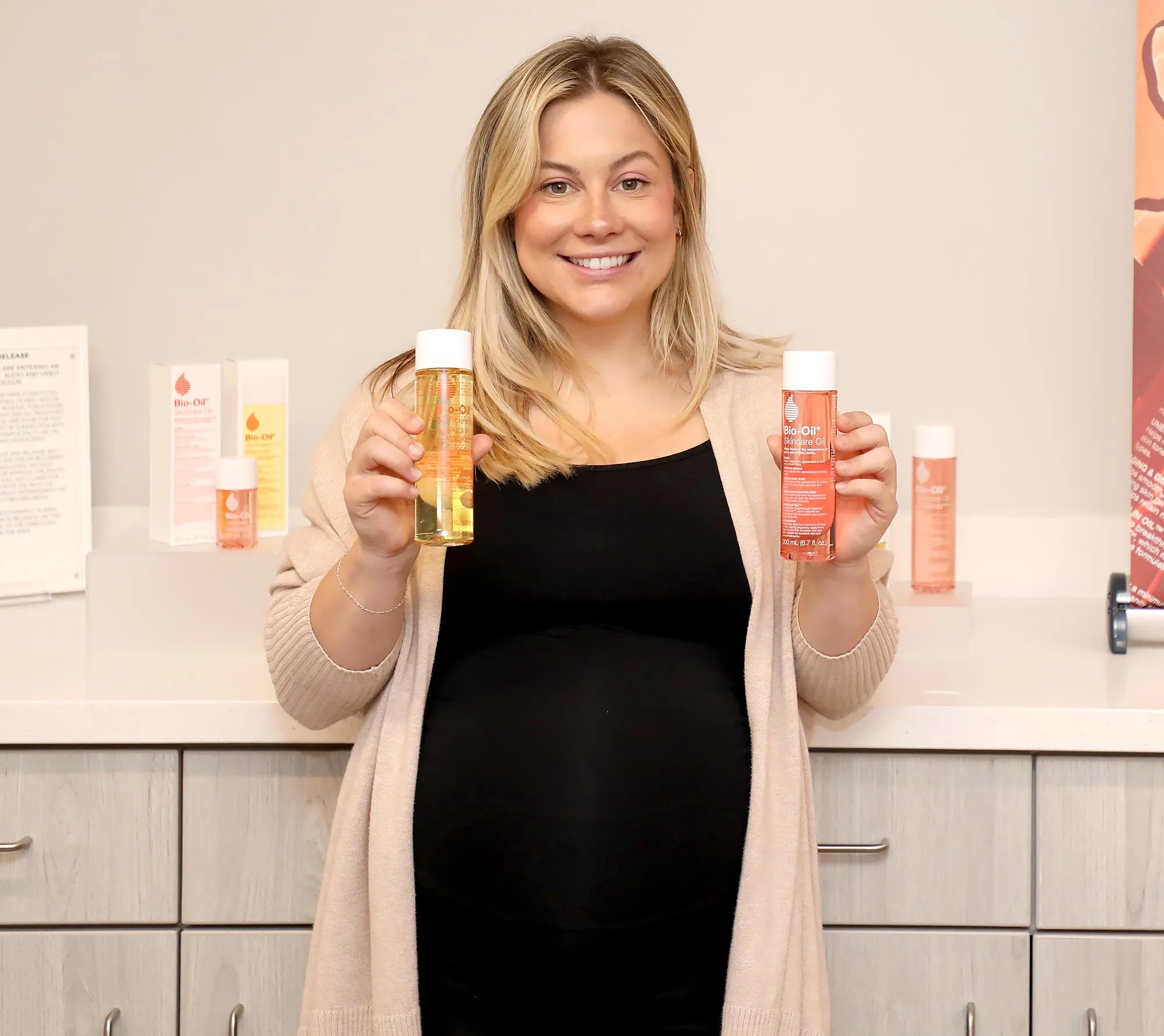 Shawn Johnson Credits Bio-Oil for Helping Keep Her Pregnant Belly Stretch Mark-Free