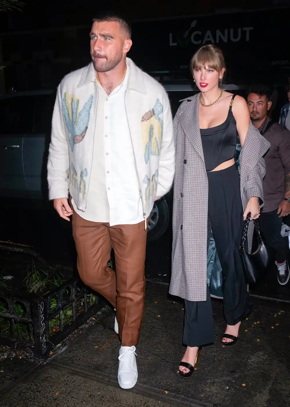 Taylor Swift and Travis Kelce Hold Hands After Surprise &lsquo;Saturday Night Live&rsquo; Cameos