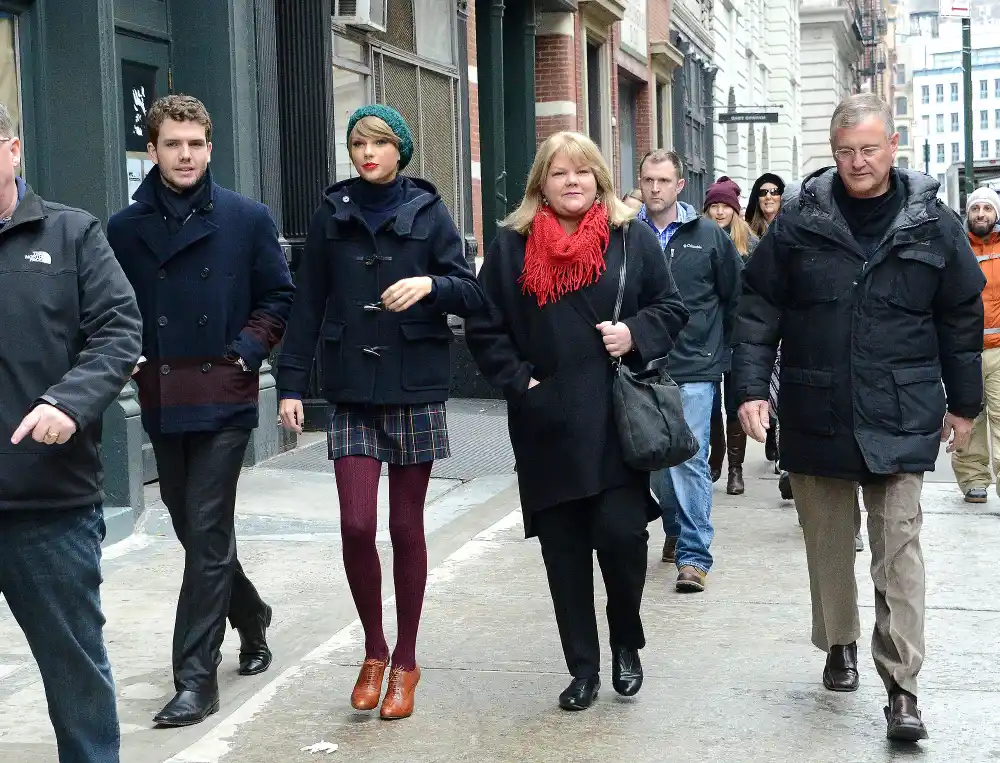 Taylor Swift&rsquo;s Family Guide- Meet the Singer's Supportive Parents and Younger Brother