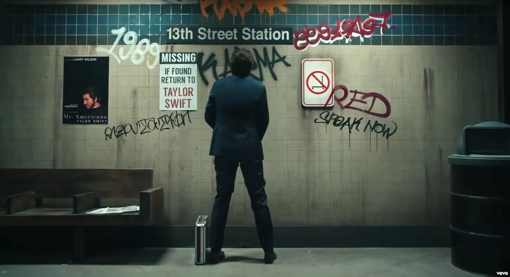 Taylor Swifts Shirt Hint at a Double Album Release With 1989 Taylors Version