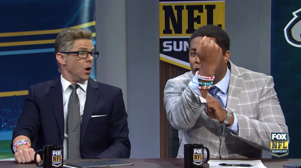 Travis Kelce Appears in 'SNL' Sketch About NFL's Coverage of Taylor Swift &mdash; Which Dissed Her Exes