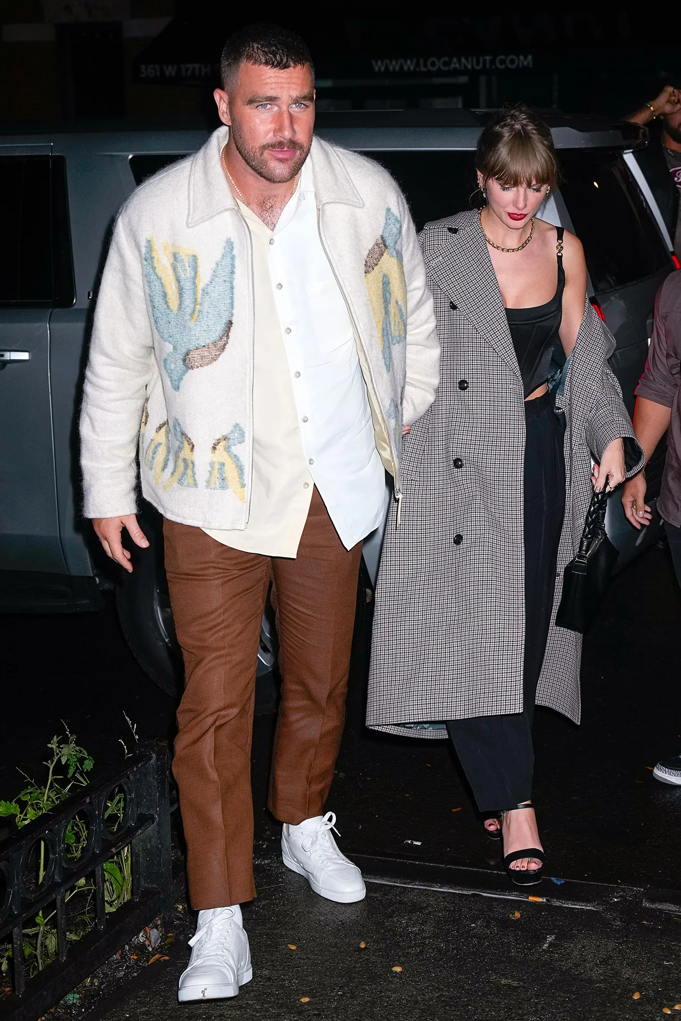 Travis Kelce Denies 'Pushing' Taylor Swift's Security Guard 'Out of the Way' in New York City