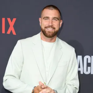 Travis Kelce s Cute Moments With Brother Jason Kelce s Daughters 300