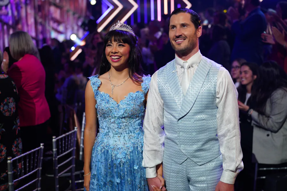 Xochitl Gomez Says She's 'Great' After Apparent Injury During &lsquo;Dancing With the Stars&rsquo; Monster Night