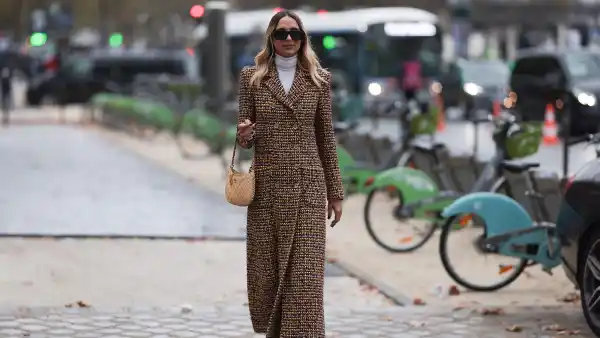 Inspiration picture: Candela Pelizzais seen outside Chanel show for the Womenswear Spring/Summer 2024 as part of Paris Fashion Week on October 03, 2023 in Paris, France