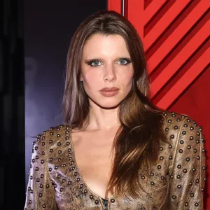 Julia Fox's Dating History: Kanye West Romance, Peter Artemiev Marriage and More