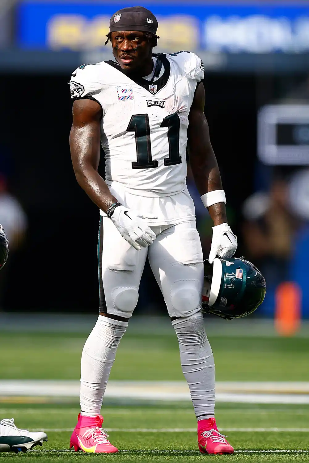 Jason Kelce Doesn't Plan to Wear Pink Cleats So Daughter Wyatt Won't 'Confuse Me' for AJ Brown