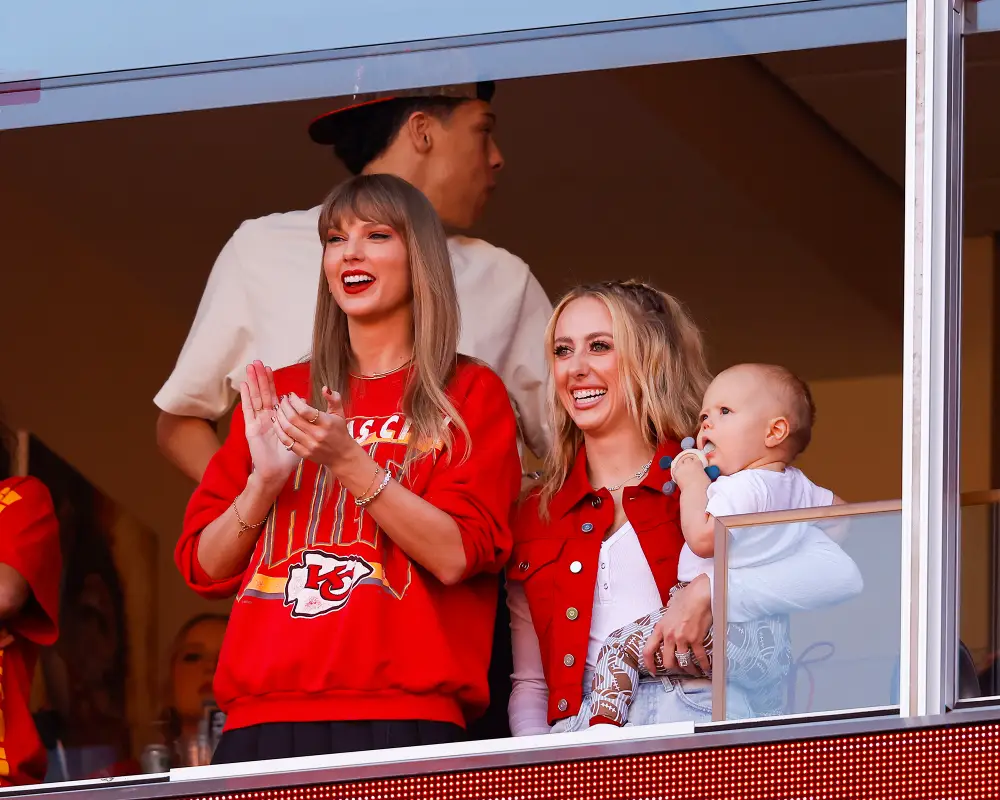 Taylor Swift Attends Travis Kelce&rsquo;s Kansas City Chiefs Game Against the Los Angeles Chargers