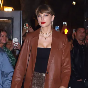 Taylor Swift Channels Her ‘Deep Fall’ Era After ‘1989 (Taylor’s Version) Release Day