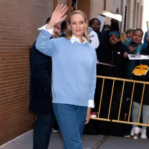 uma-thurman-collared-sweater